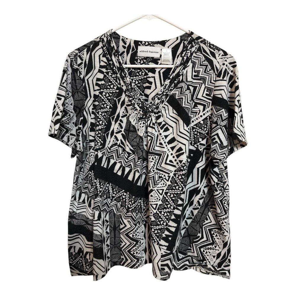 Vintage Alfred Dunner Black White Geometric Top Size L Short Sleeve Beaded Neckl